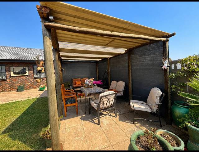 3 BEDROOM HOUSE FOR SALE IN RIVERSDALE
